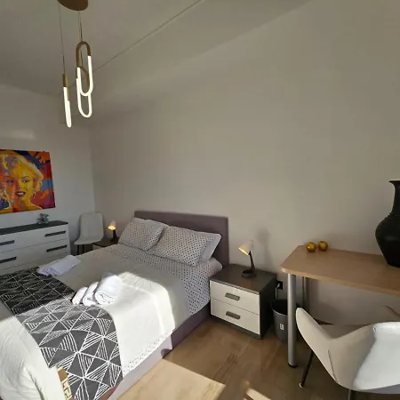 La Finestra Sul Porto Apartment *